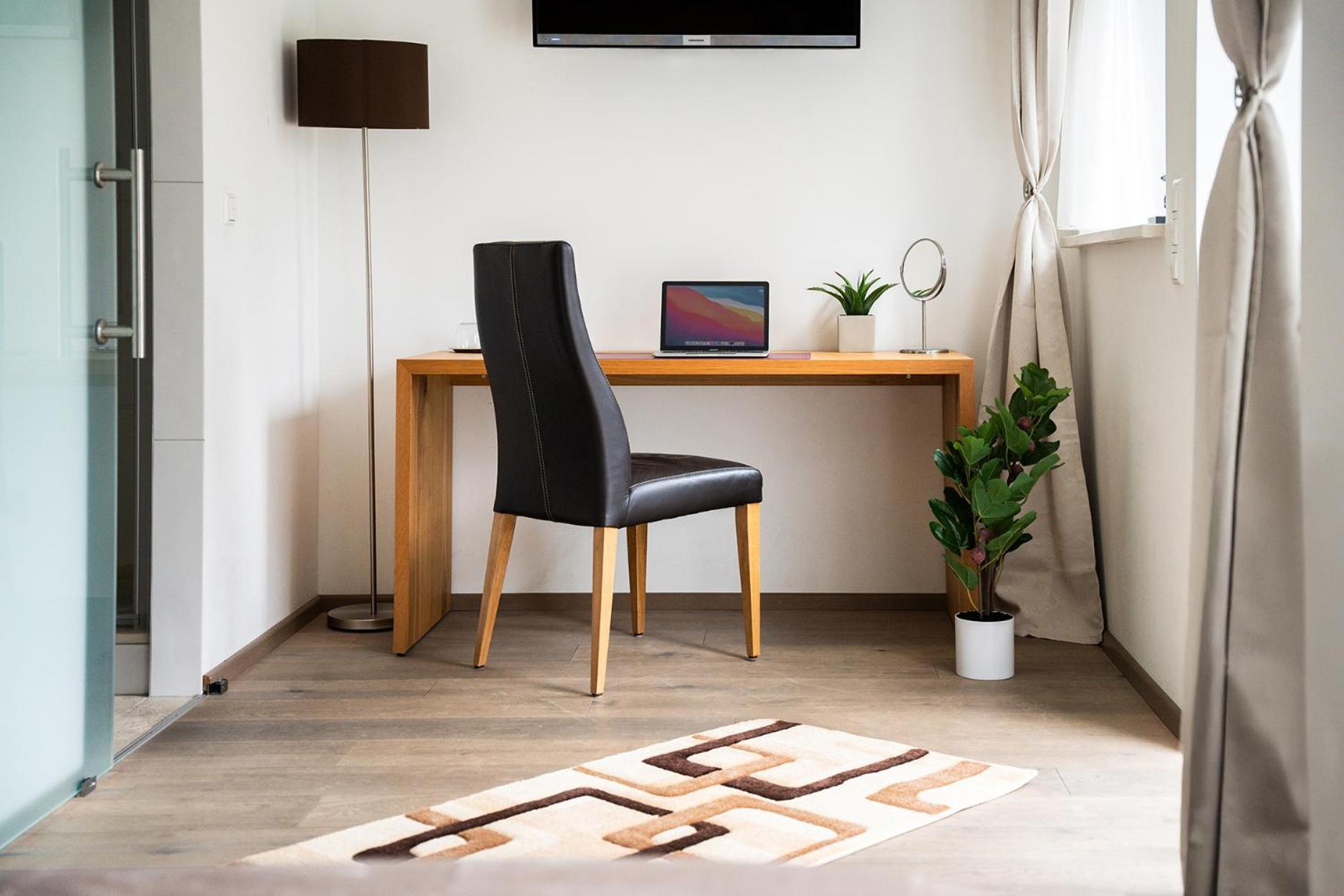 Hotel Vier Jahreszeiten An Der Therme & Kliniken Bad Krozingen Naehe Freiburg & Schwarzwald Ideal Fuer Wellness Kur & Business Ausfluege 24H Check In- Wlan & Parken Gratis Экстерьер фото