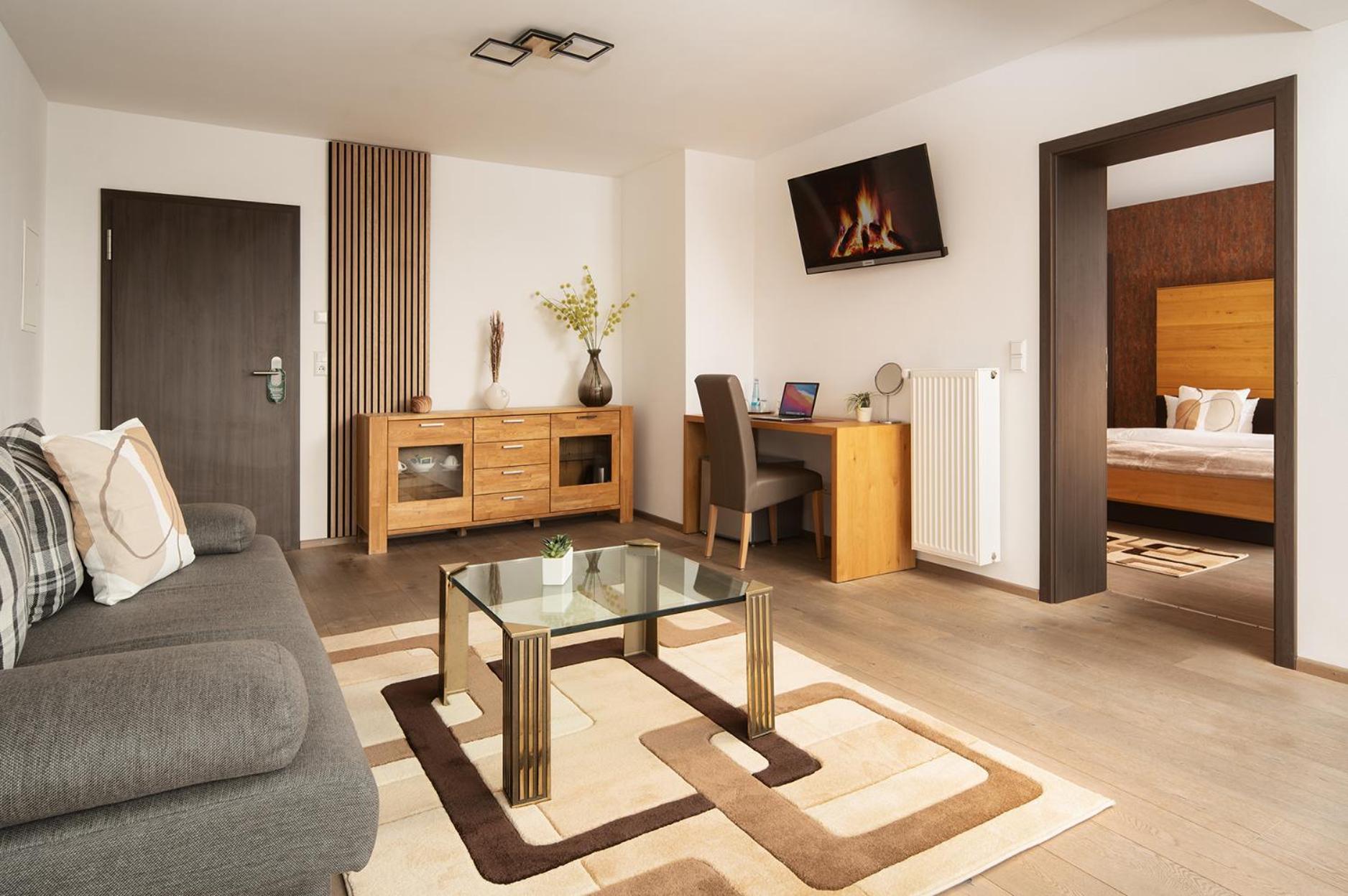 Hotel Vier Jahreszeiten An Der Therme & Kliniken Bad Krozingen Naehe Freiburg & Schwarzwald Ideal Fuer Wellness Kur & Business Ausfluege 24H Check In- Wlan & Parken Gratis Экстерьер фото