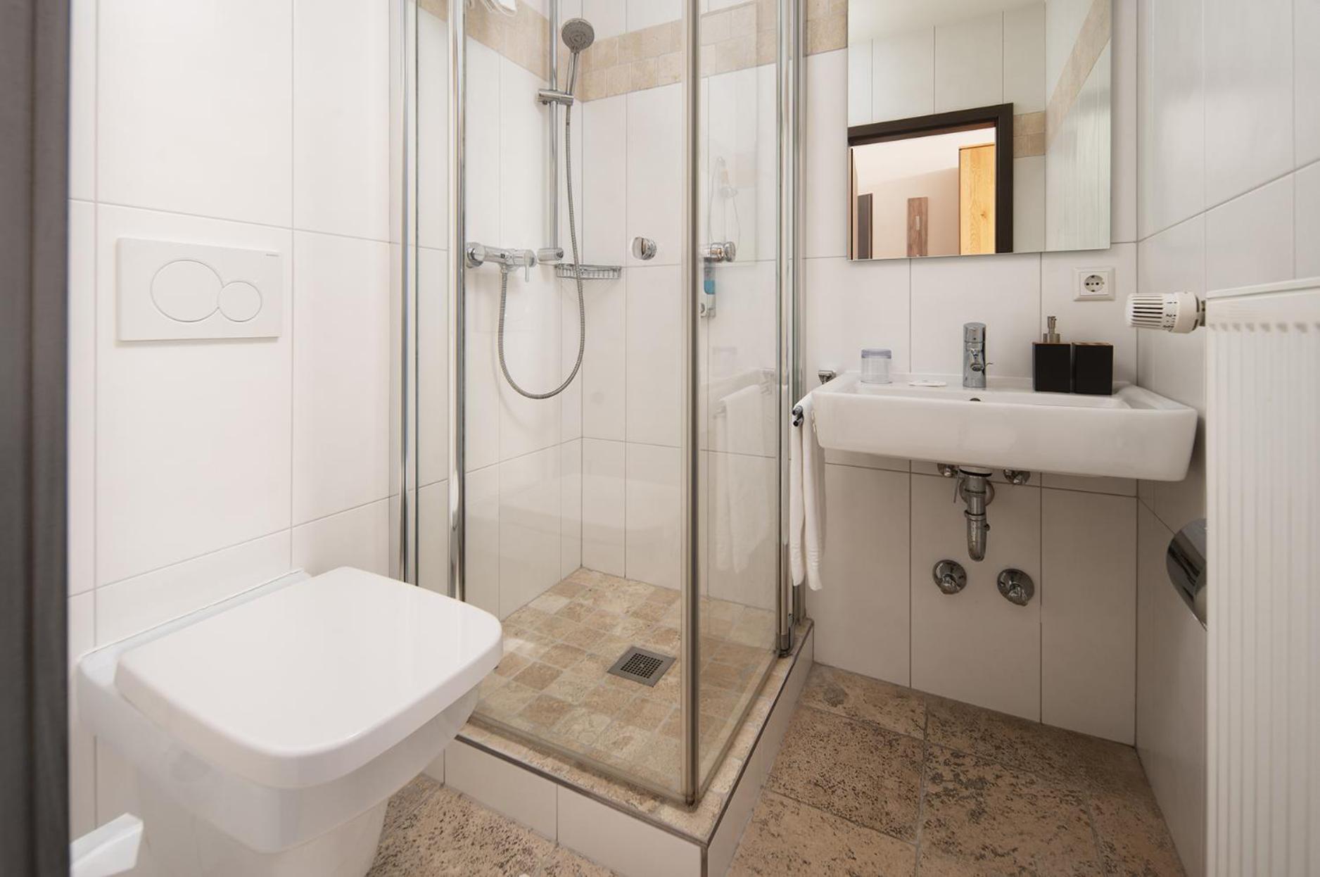 Hotel Vier Jahreszeiten An Der Therme & Kliniken Bad Krozingen Naehe Freiburg & Schwarzwald Ideal Fuer Wellness Kur & Business Ausfluege 24H Check In- Wlan & Parken Gratis Экстерьер фото