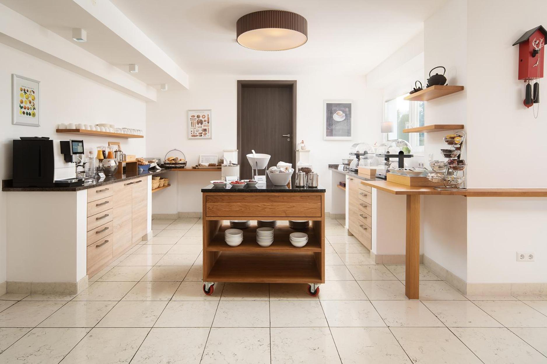 Hotel Vier Jahreszeiten An Der Therme & Kliniken Bad Krozingen Naehe Freiburg & Schwarzwald Ideal Fuer Wellness Kur & Business Ausfluege 24H Check In- Wlan & Parken Gratis Экстерьер фото
