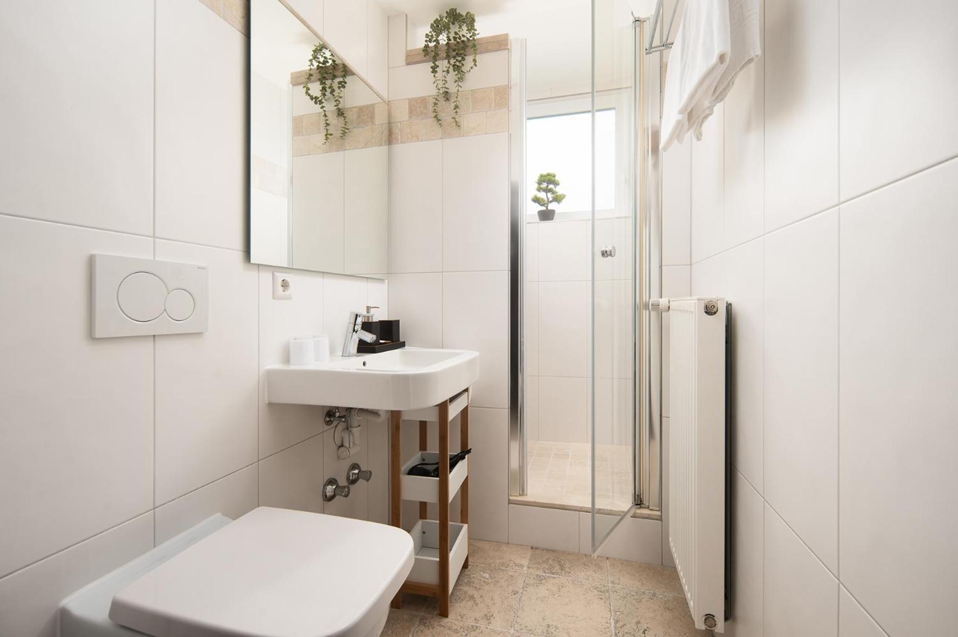 Hotel Vier Jahreszeiten An Der Therme & Kliniken Bad Krozingen Naehe Freiburg & Schwarzwald Ideal Fuer Wellness Kur & Business Ausfluege 24H Check In- Wlan & Parken Gratis Экстерьер фото